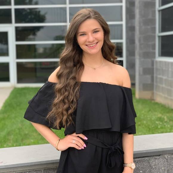 Meet your Posher, Katelyn - Picture 1 of 1